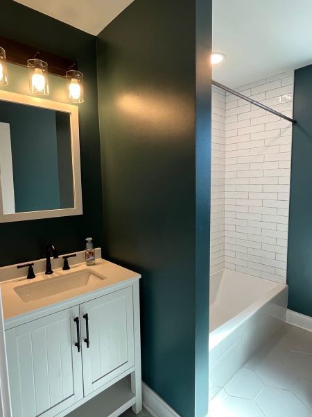 For Sale - Adorable Craftsman Cottage 2bd/2bath, Lincoln Park neighborhood property image